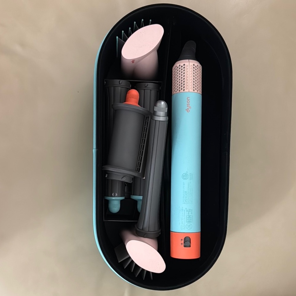 Dyson airwrap